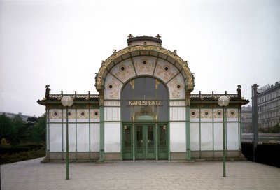 Jugendstil: Ansicht des Pavillons der U-Bahn-Station Karlsplatz (jetzt Café) von Otto Wagner von Otto Wagner
