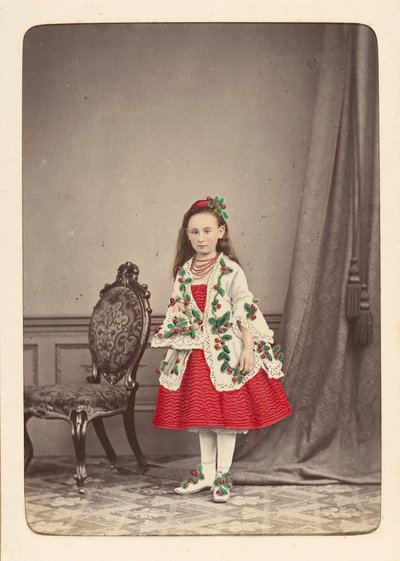 Follett Familienalbum von Kindern, die für einen Kostümball verkleidet sind von Owen Angel