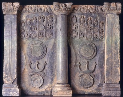 Fries mit den Fußabdrücken Buddhas, Gandhara 1. bis 5. Jahrhundert n. Chr. von Pakistani School