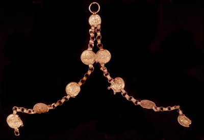 Paläochristliche Kunst: Goldkette. Aus dem Iran. Paris, Louvre Museum von Paleo Christian Paleo Christian