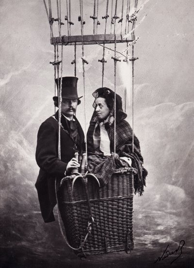 Paul Nadar und seine Frau im Korb des Ballons (Heißluftballon) (s/w Foto) von Paul Nadar