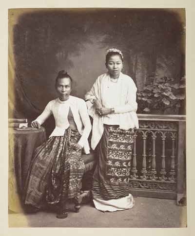 Porträt eines burmesischen Mannes und seiner Frau, Fotograf: Klier, Philip Adolphe Gladstone Sammlung von Philip Adolphe Klier