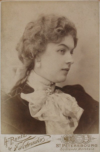 Anastasya Dmitrievna Vyaltseva 1871-1913, Mitte der 1890er von Photo studio H. Rentz and F.