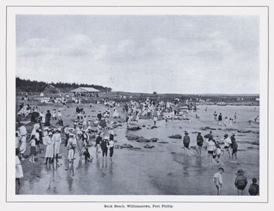 Back Beach, Williamstown, Port Phillip (s/w Foto) von Photographer Australian