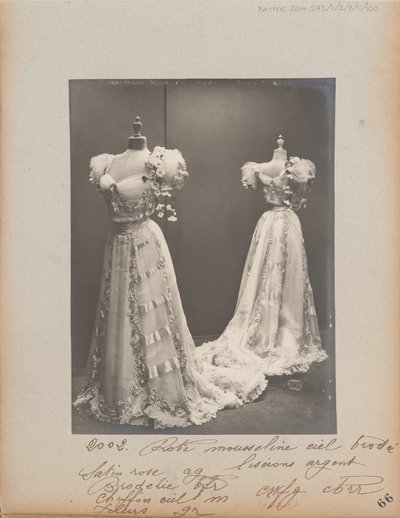 Albumseite: House of Worth, Ballkleid von Photographer French