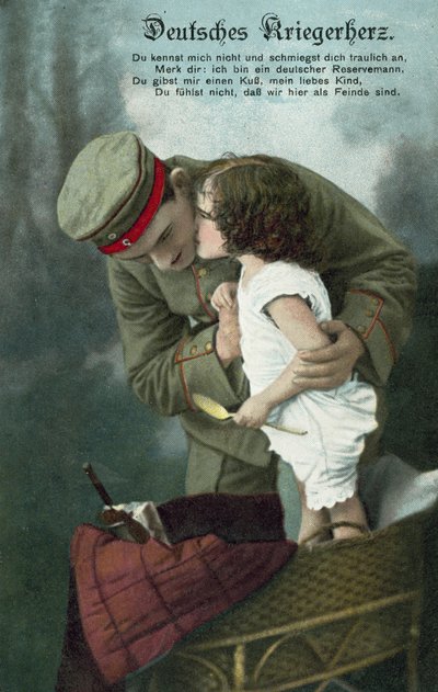 Kleines Mädchen küsst einen deutschen Soldaten von Photographer German