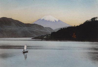 Japan, ca. 1912: Berg Fuji vom Hakone-See von Photographer Japanese