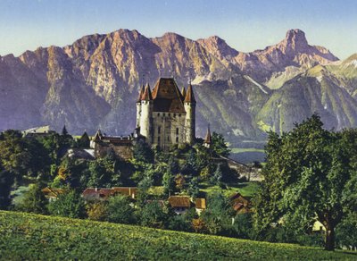Thun, das Schloss und Stockhornkette von Photographer Swiss
