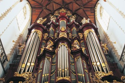Die Orgel in der St.-Bavokerk-Kirche oder Grote Kerk, gebaut von Christian Muller (1690-1763), Haarlem, Niederlande von Blaise Nicolas Le Sueur