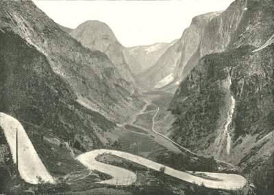 Die Zickzackstraße und Wasserfälle, Stalheim, Norwegen von Poulton and Co