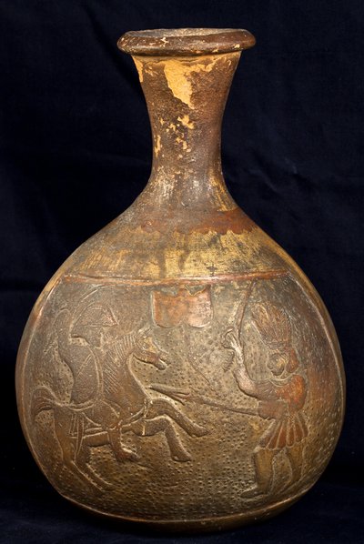Flasche, die einen Kampf zwischen einem Reiter und einem Krieger zu Fuß darstellt von Precolombian Precolombian