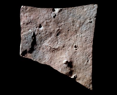 Graphitfragment mit Hirschkopf von Prehistoric Prehistoric