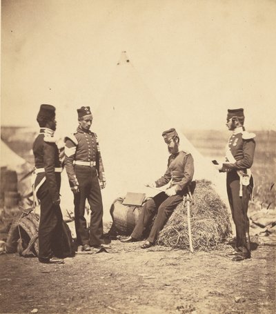 Hauptmann Walker vom 30. Regiment liest die allgemeinen Befehle von Roger Fenton
