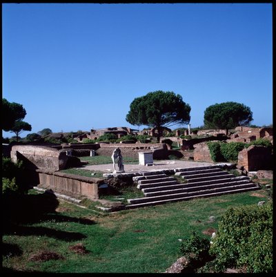 Römische Kunst: Blick auf die Ruinen des Tempels des Herkules von Roman
