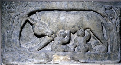 Relief in Kalkstein von Lupercal: Wolf mit Romulus und Remus, Museum von Avenches. von Roman Roman