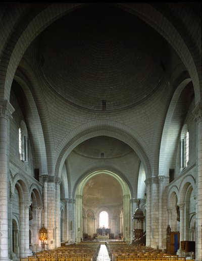 Innenansicht der Kathedrale Saint Pierre von Romanesque