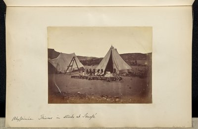 Abessinien. Diebe in Stocks bei Senafe. von Ronald Ruthven Leslie Melville