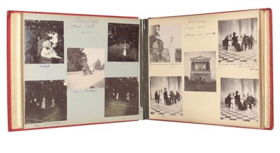 Die russische kaiserliche Familie, Seite aus einem Fotoalbum, ca. 1897-99 von Russian Photographer
