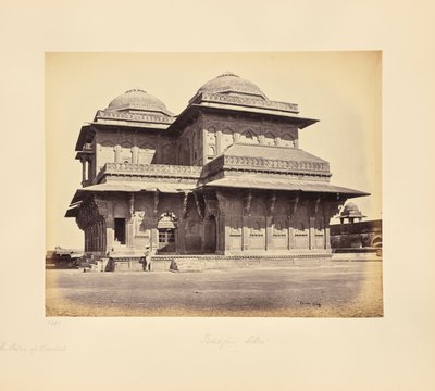 Futtypore Sikri; Der Palast von Beerbul von Samuel Bourne