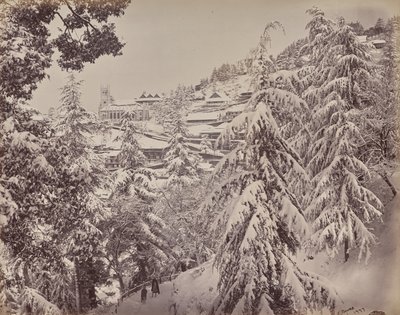 Shimla. Blick auf die Kirche vom Mount Jakko nach Westen mit Teil der Mall im Winter von Samuel Bourne