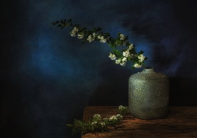 Stimmungsvolles Blumenstillleben von Saskia Dingemans
