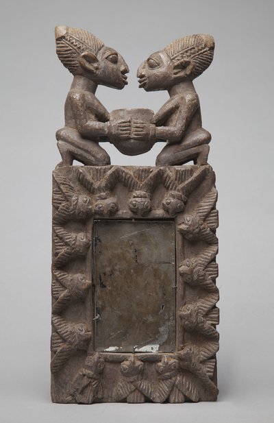 Yoruba Spiegelgehäuse von School African