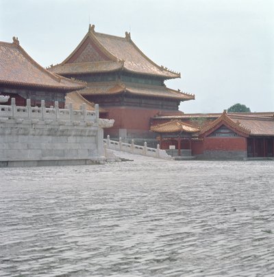 Pavillon mit doppeltem Dach und Marmorterrasse, Ming-Dynastie von School Chinese