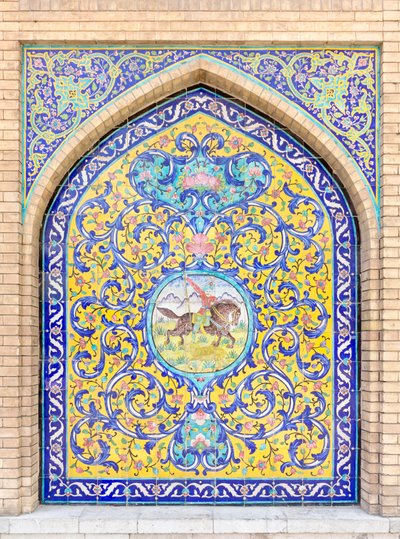 Fliesenarbeiten im Golestan-Palast, Teheran, Iran von School Qajar
