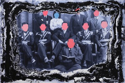 ungewöhnliche Versammlung von Freimaurern, 2019 von Sergis Adamos