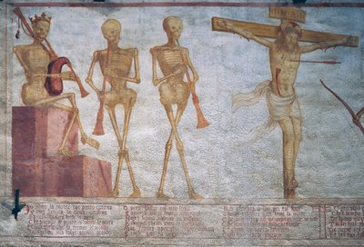 Drei Skelette spielen den Totentanz und Christus am Kreuz (Detail) von Simone II Baschenis