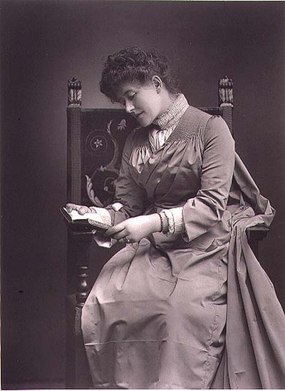 Ellen Terry (1847-1928) Porträtfotografie, Mitte der 1880er Jahre von Studio Walery
