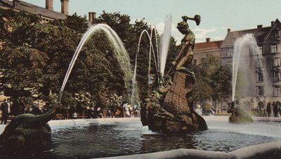 Stockholm: Der Brunnen "Tors Fiske" (Farbfoto) von Swedish Photographer