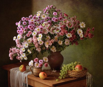 Herbstliches Blumen-Stillleben von Tatyana Skorokhod