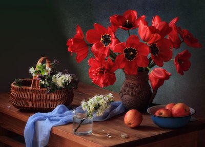 Rote Tulpen Land Stillleben von Tatyana Skorokhod