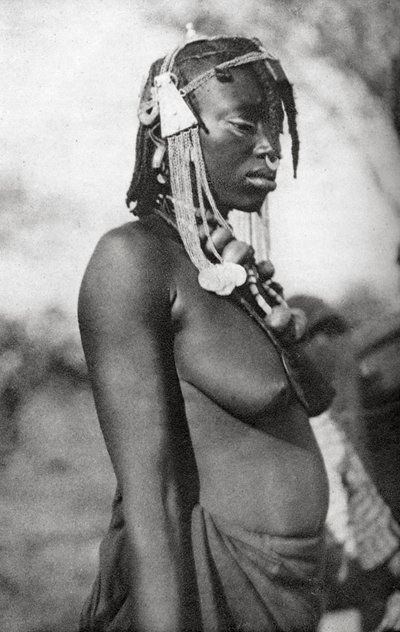 Arabische Frau aus dem Südsudan, Abu Matarik nach Halfa, Sudan, 1925 1927 von Thomas A. Glover