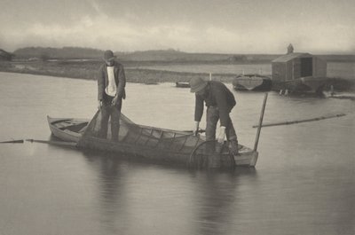 Das Aufnehmen des Aalnetzes, 1886 von Thomas Frederick Goodall