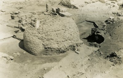 Kuppelgebäude, al-Fustat, Ägypten, Fotografie von Ugo Monneret de Villard von Ugo Monneret de Villard