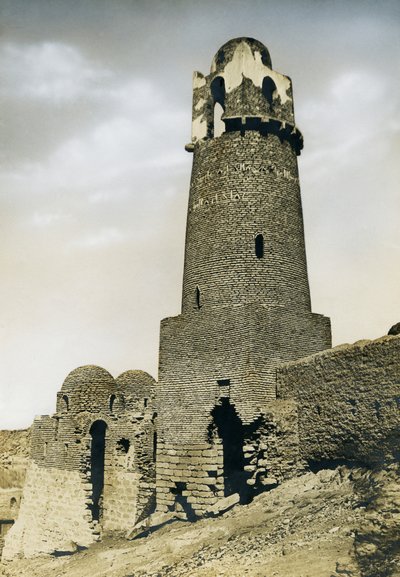 Minarett von al-Mashhad al-Bahari, nahe Assuan, Ägypten, Fotografie von Ugo Monneret de Villard von Ugo Monneret de Villard