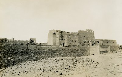 Kloster St. Simeon, von außen von Osten gesehen, Assuan, Ägypten, Fotografie von Ugo Monneret de Villard von Ugo Monneret de Villard