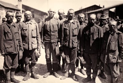 Österreichische Gefangene in Bagnaria Arsa, Udine, Italien, 04/1916 von Ugo Ojetti