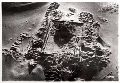 Luftaufnahme von archäologischen Ausgrabungen in der Nähe von Saqqara, Ägypten, 1931 von Unbekannt