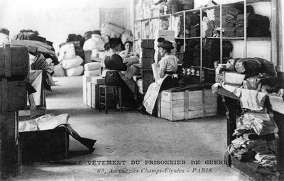 Kleidung für Kriegsgefangene, Champs-Élysées, Paris, Erster Weltkrieg, 1914-1918 von Unbekannt