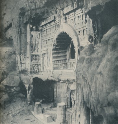 Säulen und Architrav aus dem Felsen gemeißelt mit wunderbarer Geschicklichkeit von Unbekannt