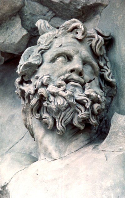 Detail vom Großen Fries des Pergamonaltars, 180-159 v. Chr. von Unbekannt