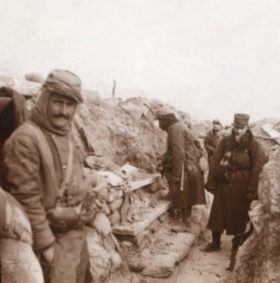 Französische Soldaten in den Schützengräben, Perthes, Nordfrankreich, um 1914-1918 von Unbekannt