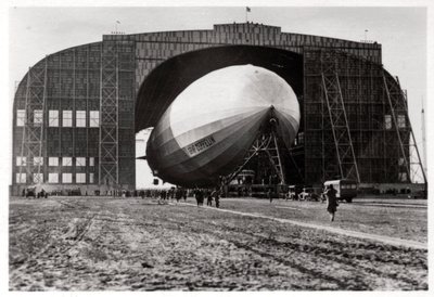 Graf Zeppelin an der mobilen Ankerstange, Lakehurst, New Jersey, USA, 1930, 1933 von Unbekannt