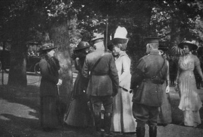 Königin Mary nach der Investitur am 25. August 1915, 1939 von Unbekannt