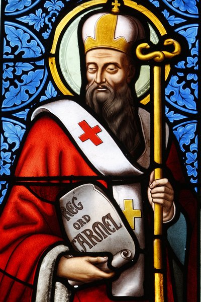 Jerusalemer Patriarch Saint Albert Buntglasfenster in der Kirche Pont L