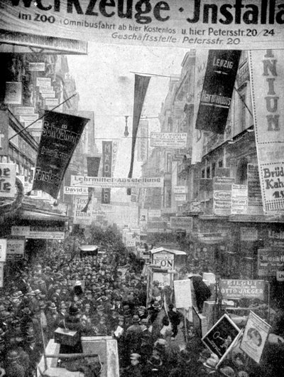 Leipzigs große Werbeparade, Leipzig, Deutschland, 1922 von Unbekannt