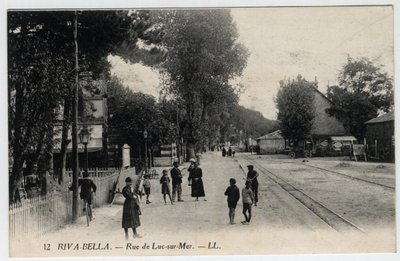 Normandie, Calvados (14), Ouistreham: Ansicht der Straße von Luc sur Mer in Riva Bella - Postkarte Ende 19.-Anfang 20. Jahrhundert von Unbekannt